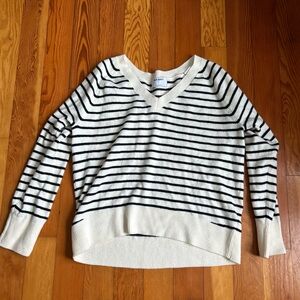 Gap Women's Black and White Striped Sweater